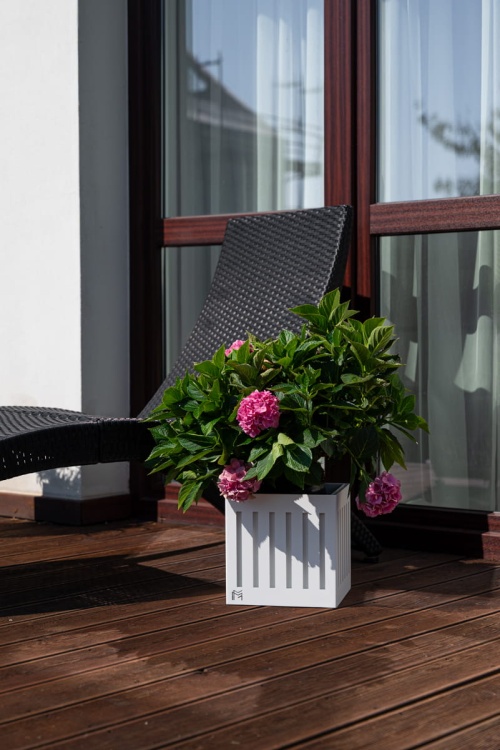 zewnętrzna donica metalowa brevi ral