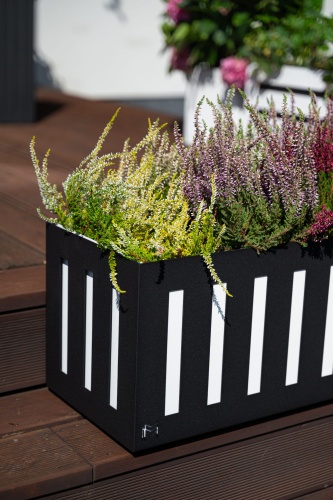 geometryczna donica aluminiowa modu