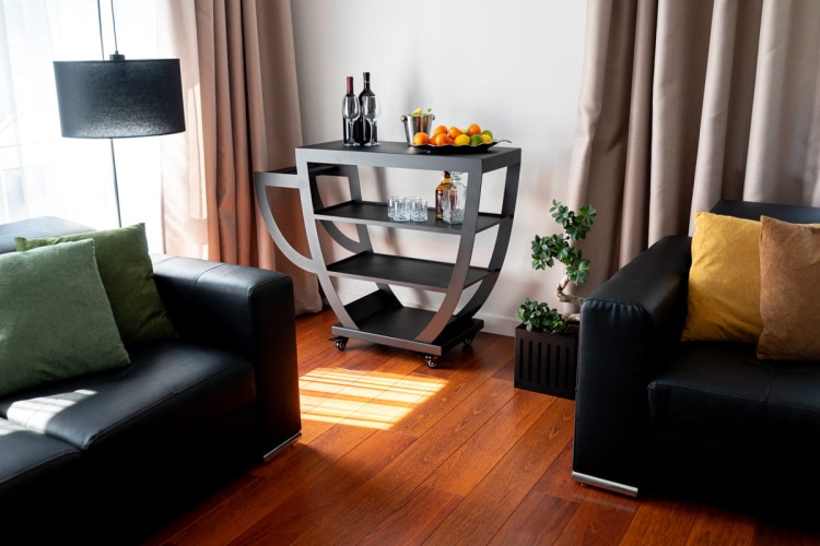 aluminiowy stolik pomocniczy cup and roll