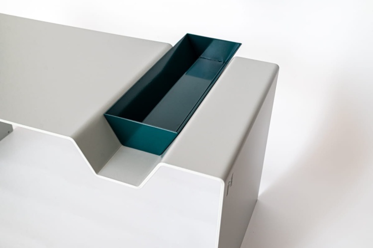 stalowy stolik aperto