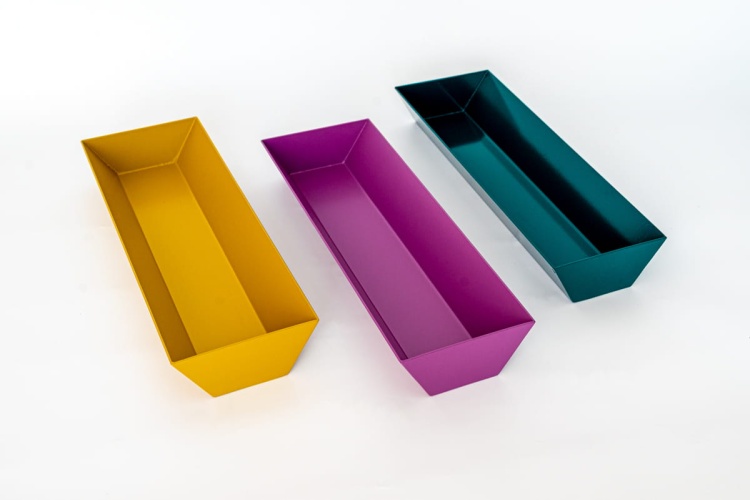 Stolik APERTO - kolor z palety RAL - metalowe wykończenie