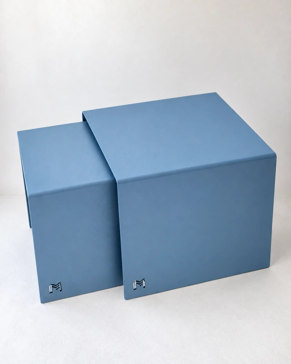 Stoliki CUBO w kolorze RAL 5024 - niebieski pastelowy