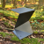 Metalowy stolik boczny FOLD SIDE – geometryczna forma